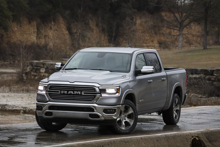  Dodge Ram 1500 Laramie Crew Cab (DT) 2018 года  (фото 7 из 22)